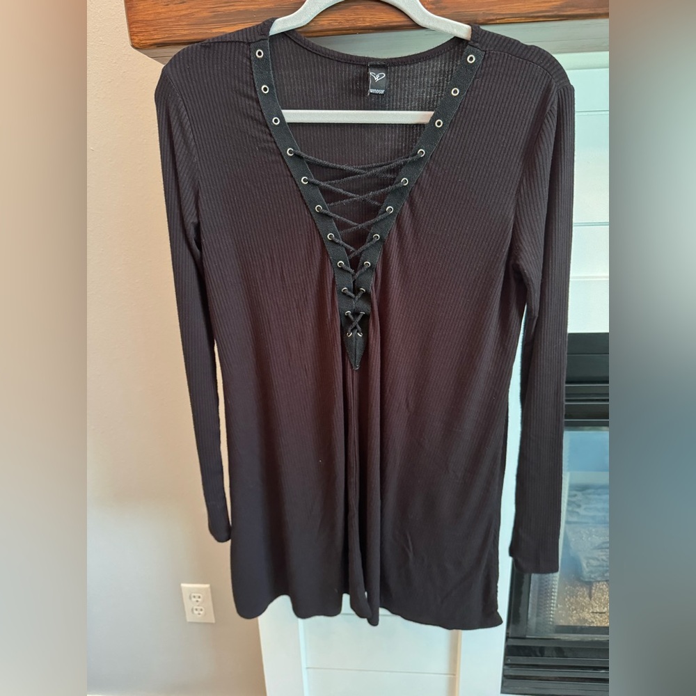 Windsor women’s Black Lace-Up Tunic Top/dress size large or XL no tag